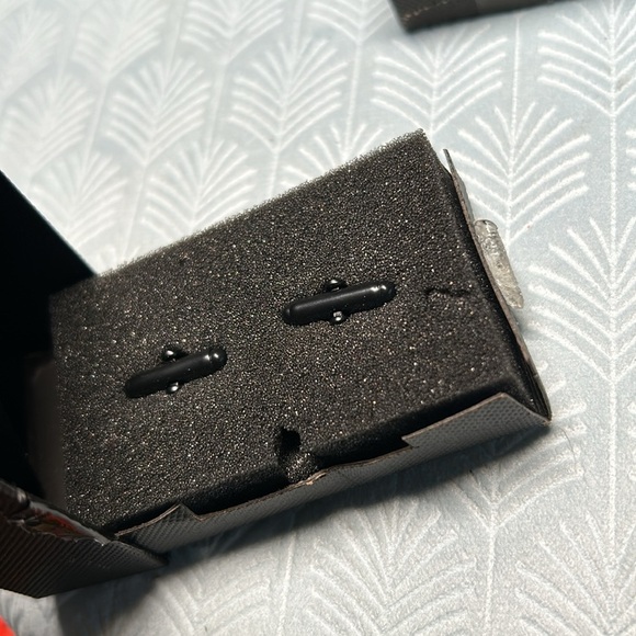 black O cuff links - Picture 7 of 8
